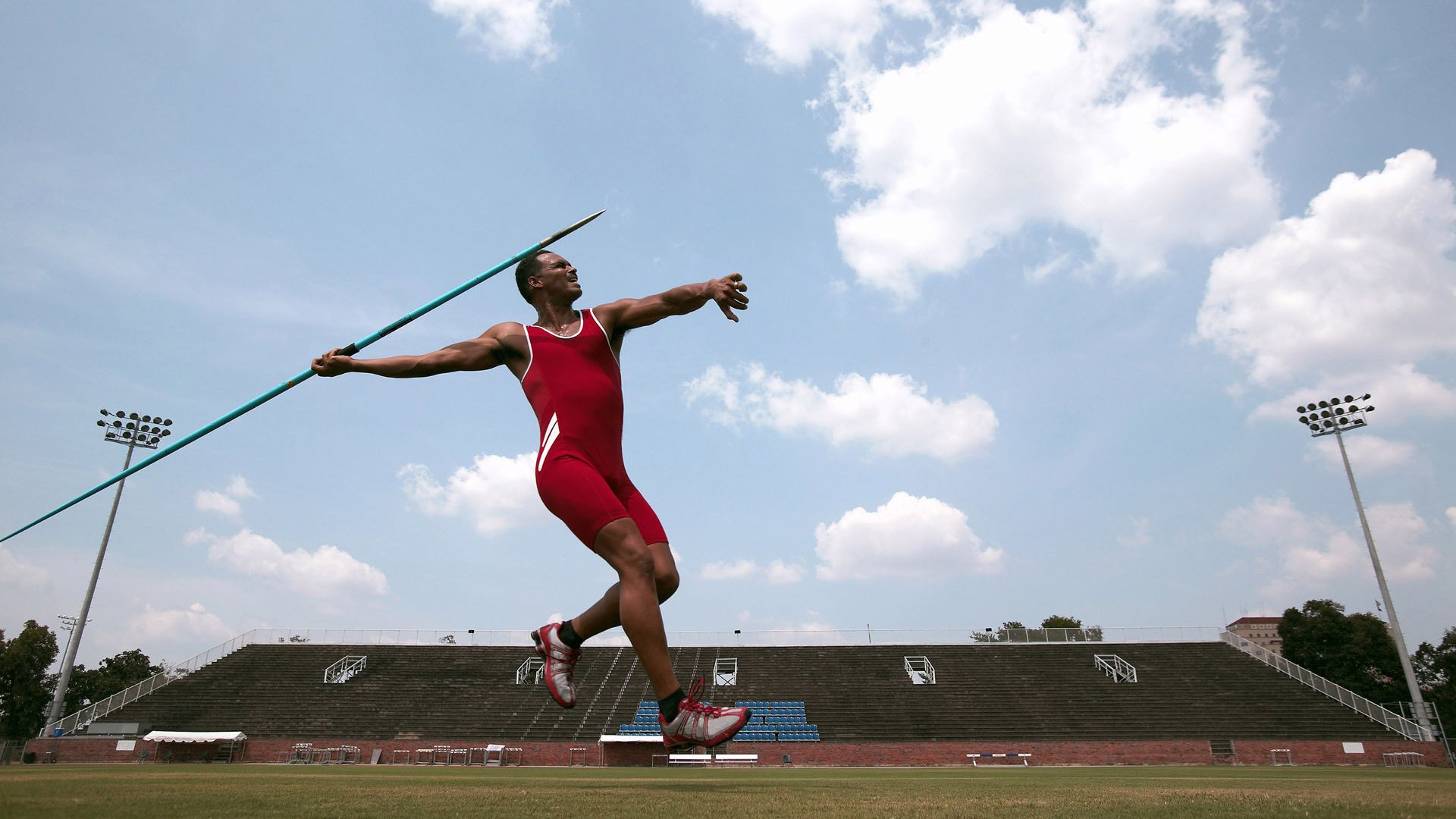 布伦森爆发撕裂防线，独行侠式防守如何锁死北京队？