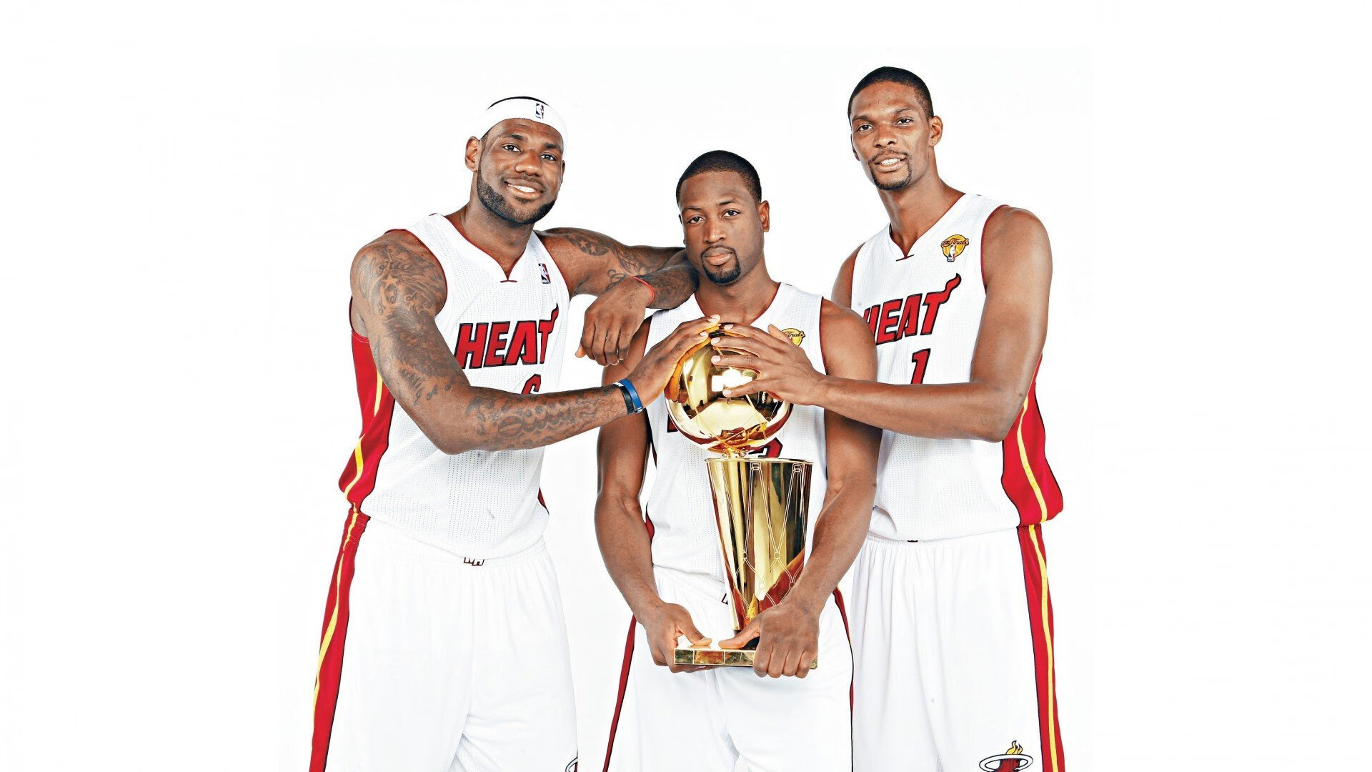 新疆队拿下独行侠,伦纳德成为关键先生